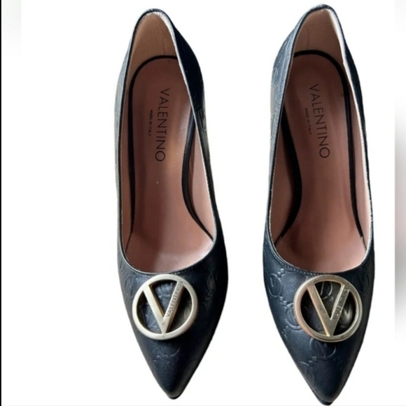 Valentino By Mario Valentino Clara Pump NEW - Picture 1 of 11